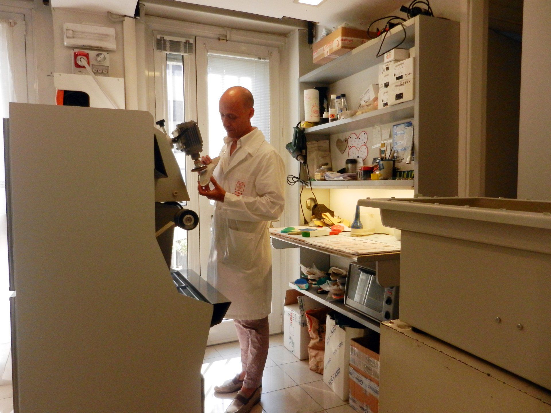 creazione di protesi in laboratorio