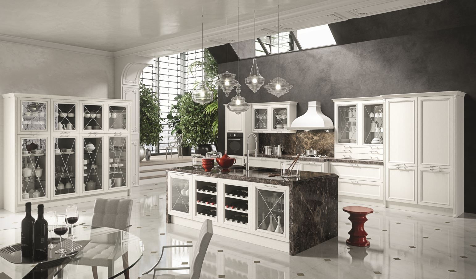 Elegante cucina bianca con ripiani in marmo, cantina per il vino e isola con posti a sedere.