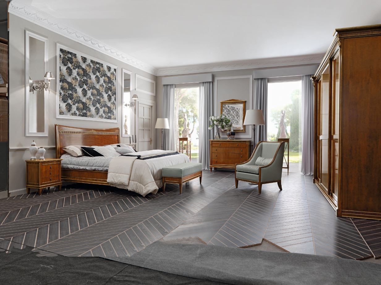 Elegante camera da letto con mobili in legno decorati, letto grande e pavimento decorato.