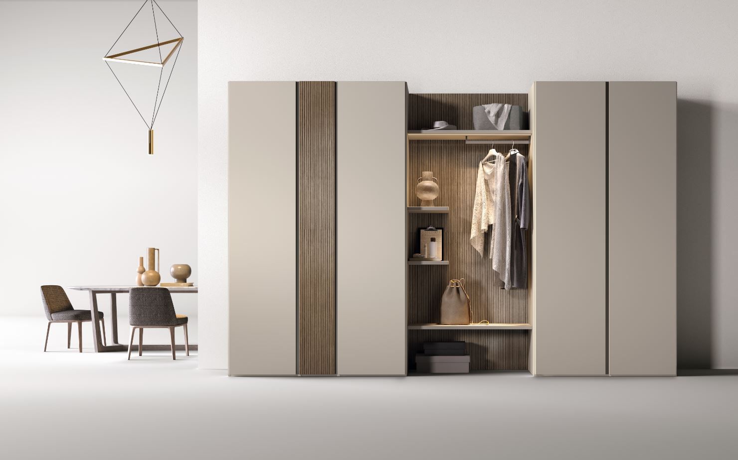 Armadio moderno con ante parzialmente aperte, che mostra abiti, ripiani e pannelli in finto legno, situato in una stanza piena di luce.