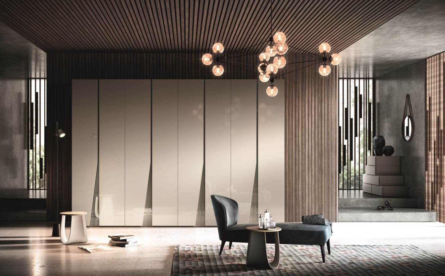 Elegante camera da letto con un grande armadio beige, una chaise longue blu e una moderna lampada.