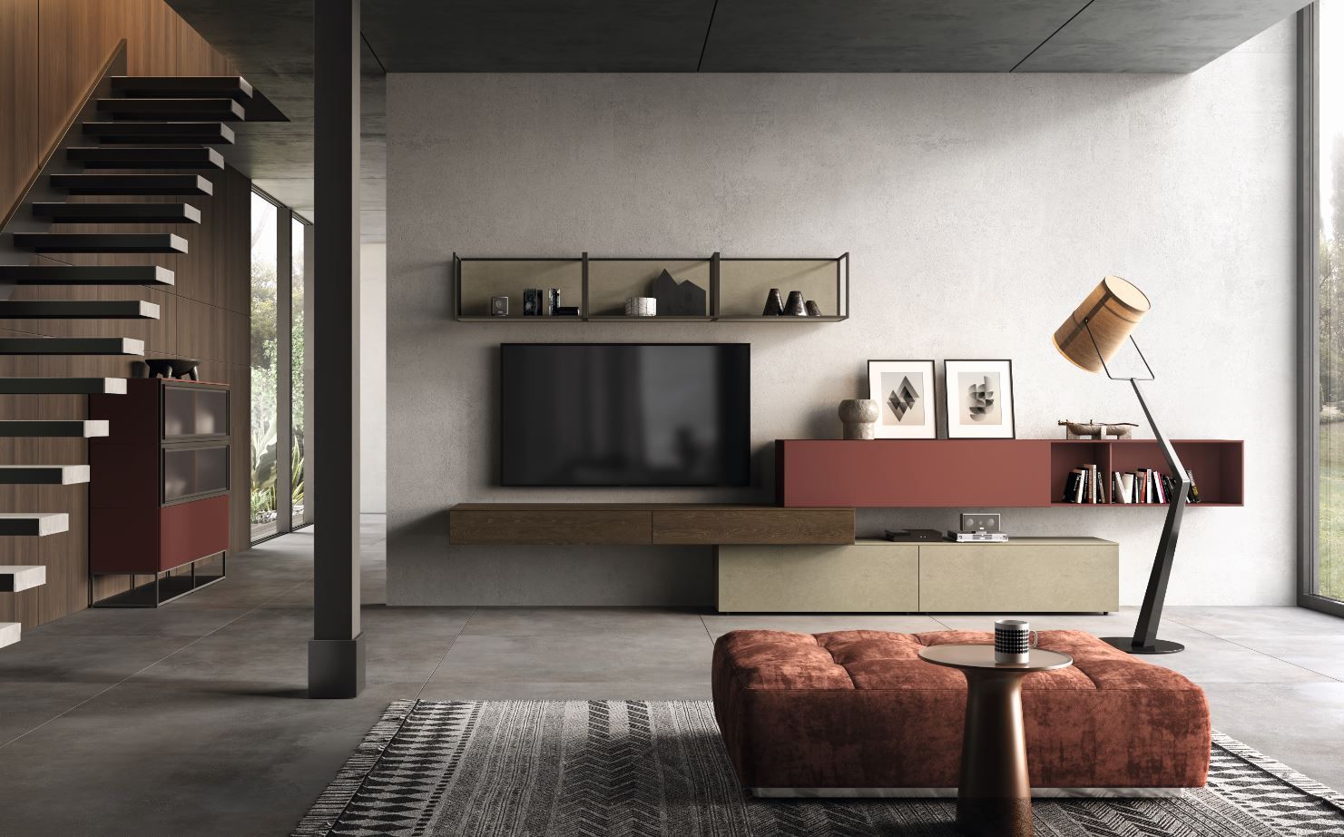Soggiorno moderno con mensole sospese, TV e scala. Arredamento nei toni del rosso e del beige.