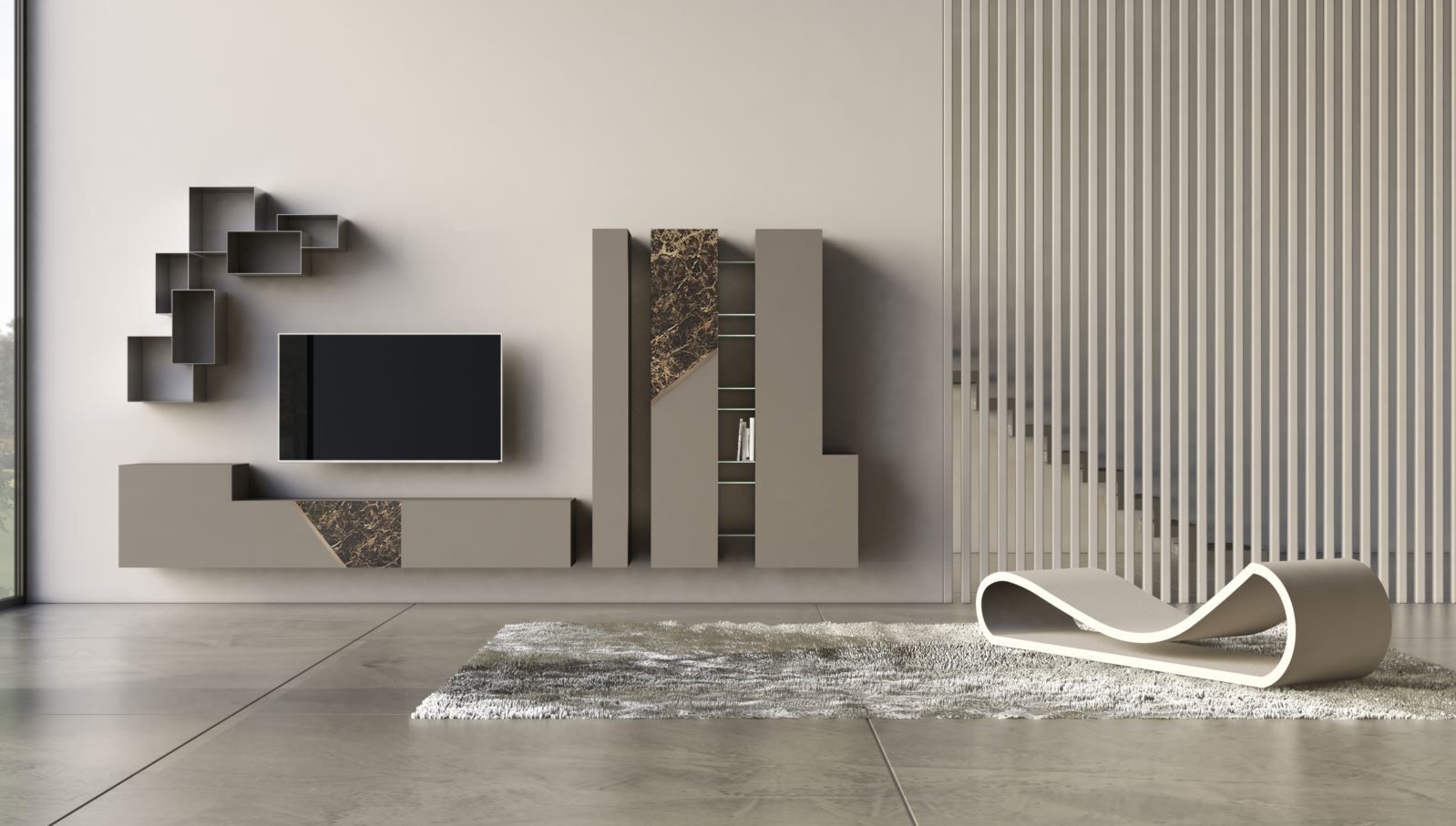 Soggiorno moderno con mensole sospese, TV e divano curvo. Combinazione di colori beige e grigio.