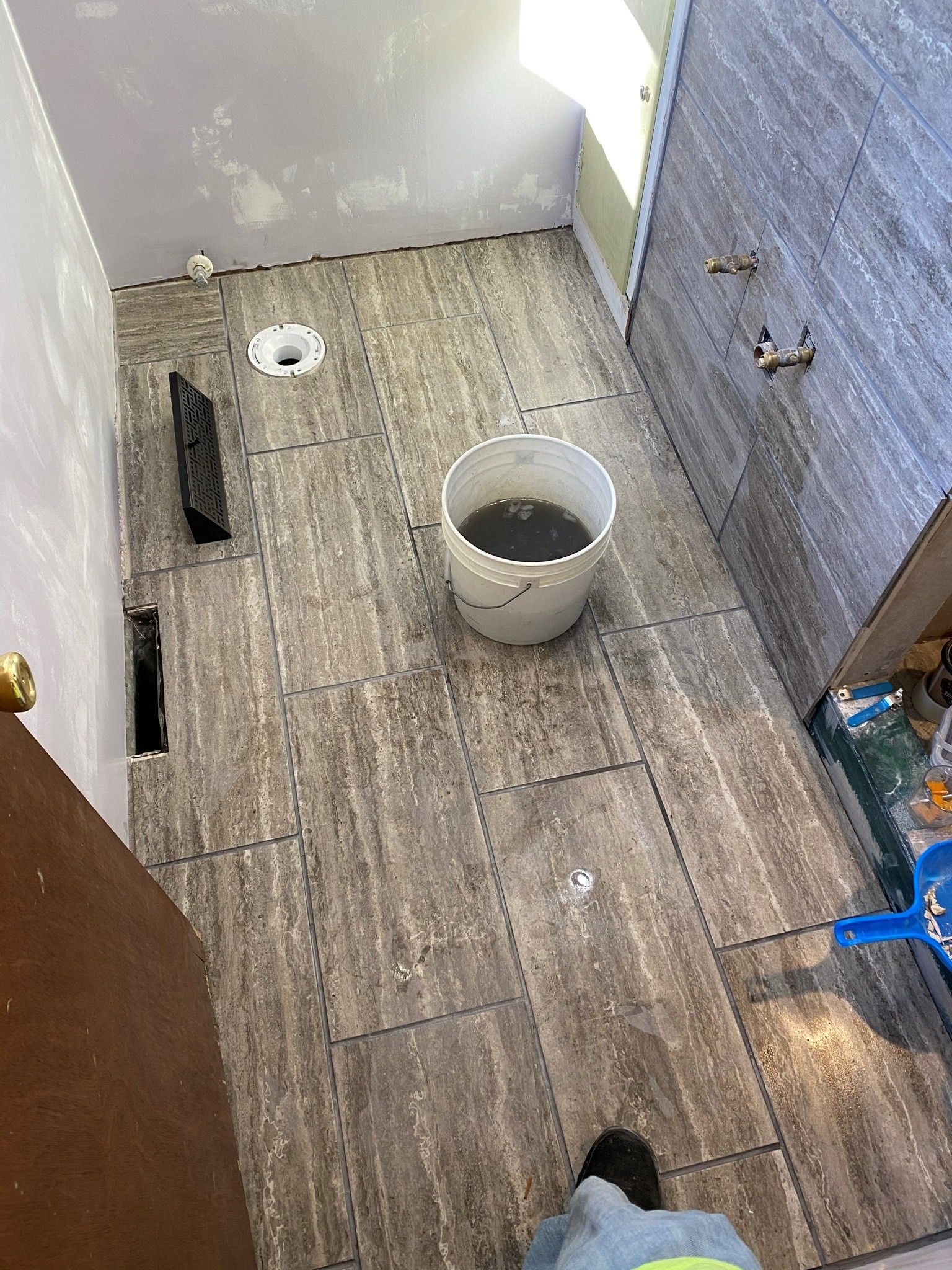 Outdoor laundry area - Greensboro, NC | A&A Painting Construction