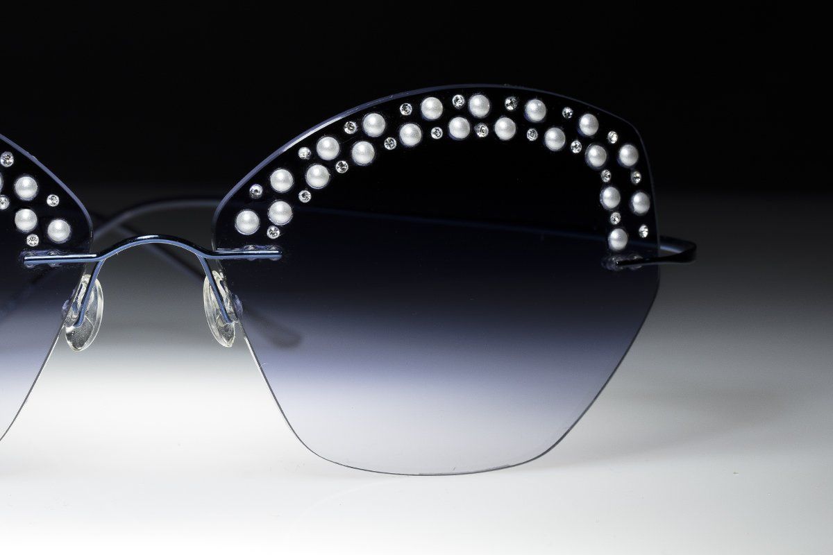 occhiale sole donna particolare esagonale con brillanti e perle