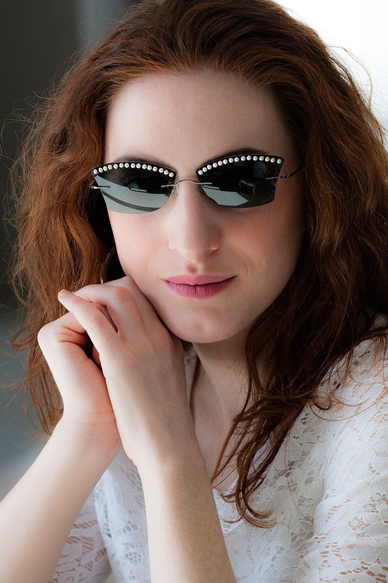 occhiali sole donna con perle senza montatura in titanio