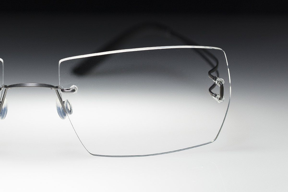 occhiali in titanio da uomo