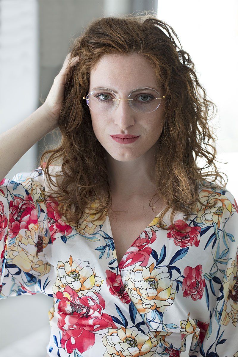 light jeweled frameless glasses customized by hands