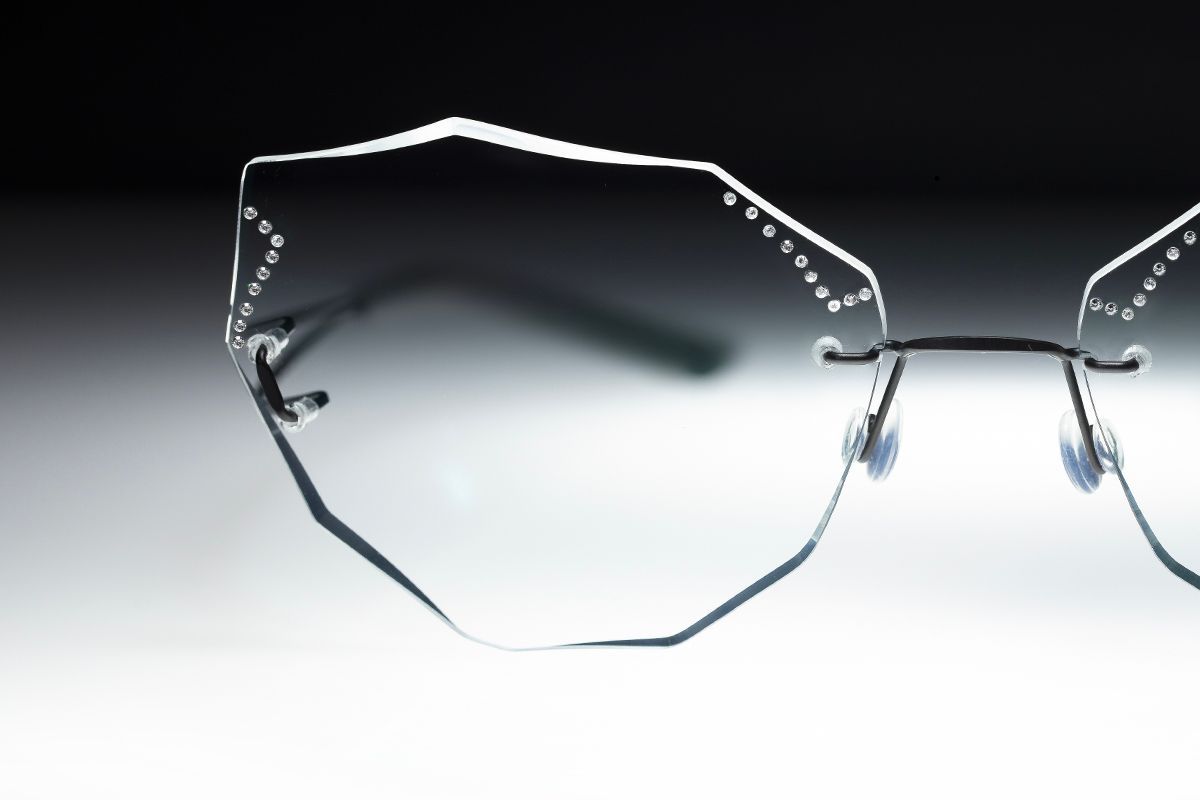 occhiali leggeri senza montatura con brillanti