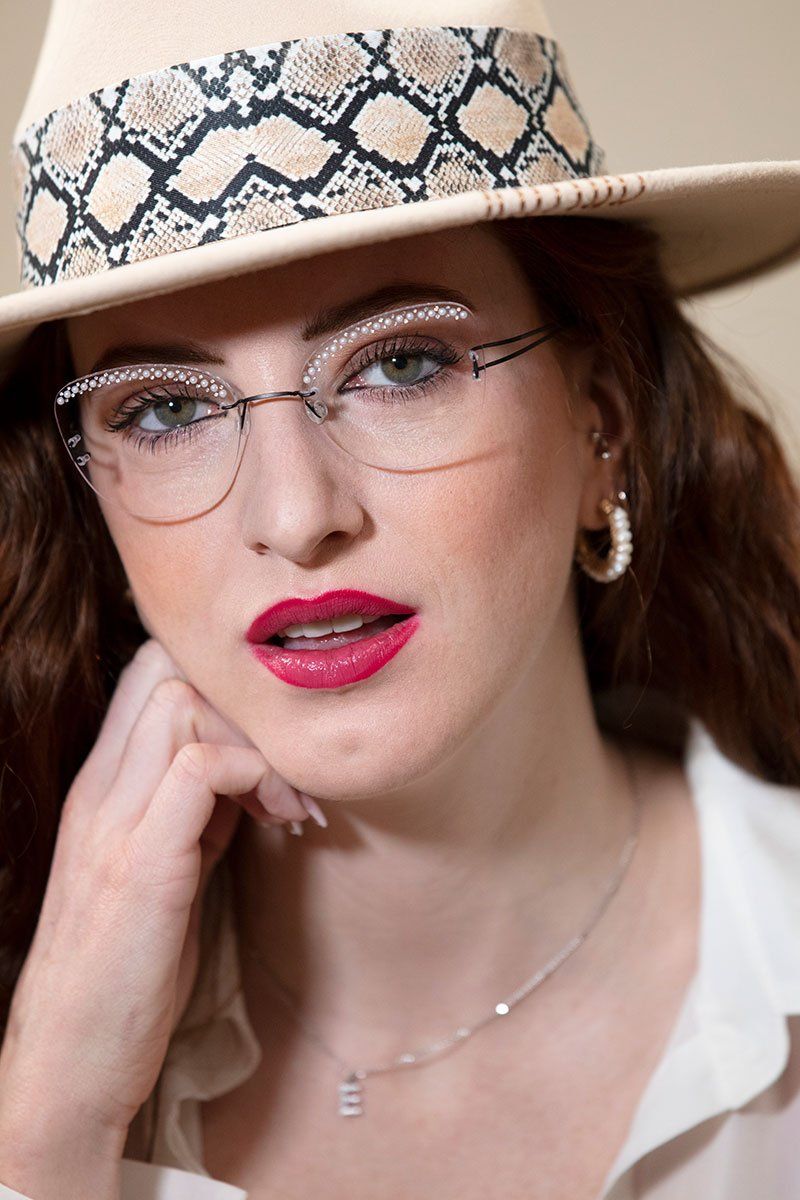 occhiali leggeri senza montatura con perle e brillanti