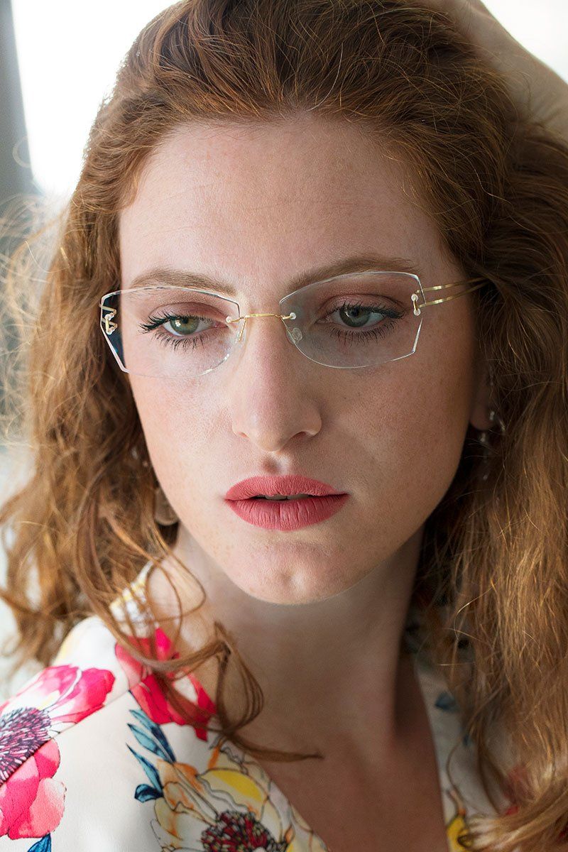 occhiali leggeri in titanio senza montatura