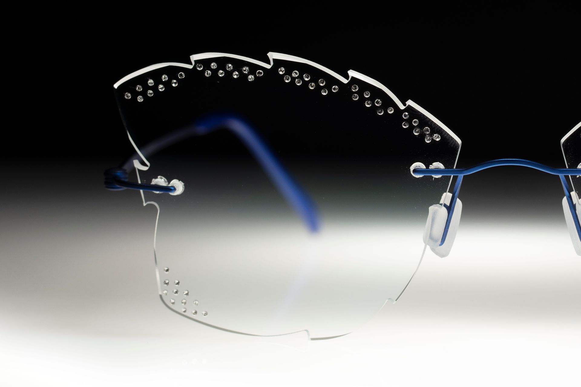 occhiali leggeri senza montatura con brillanti