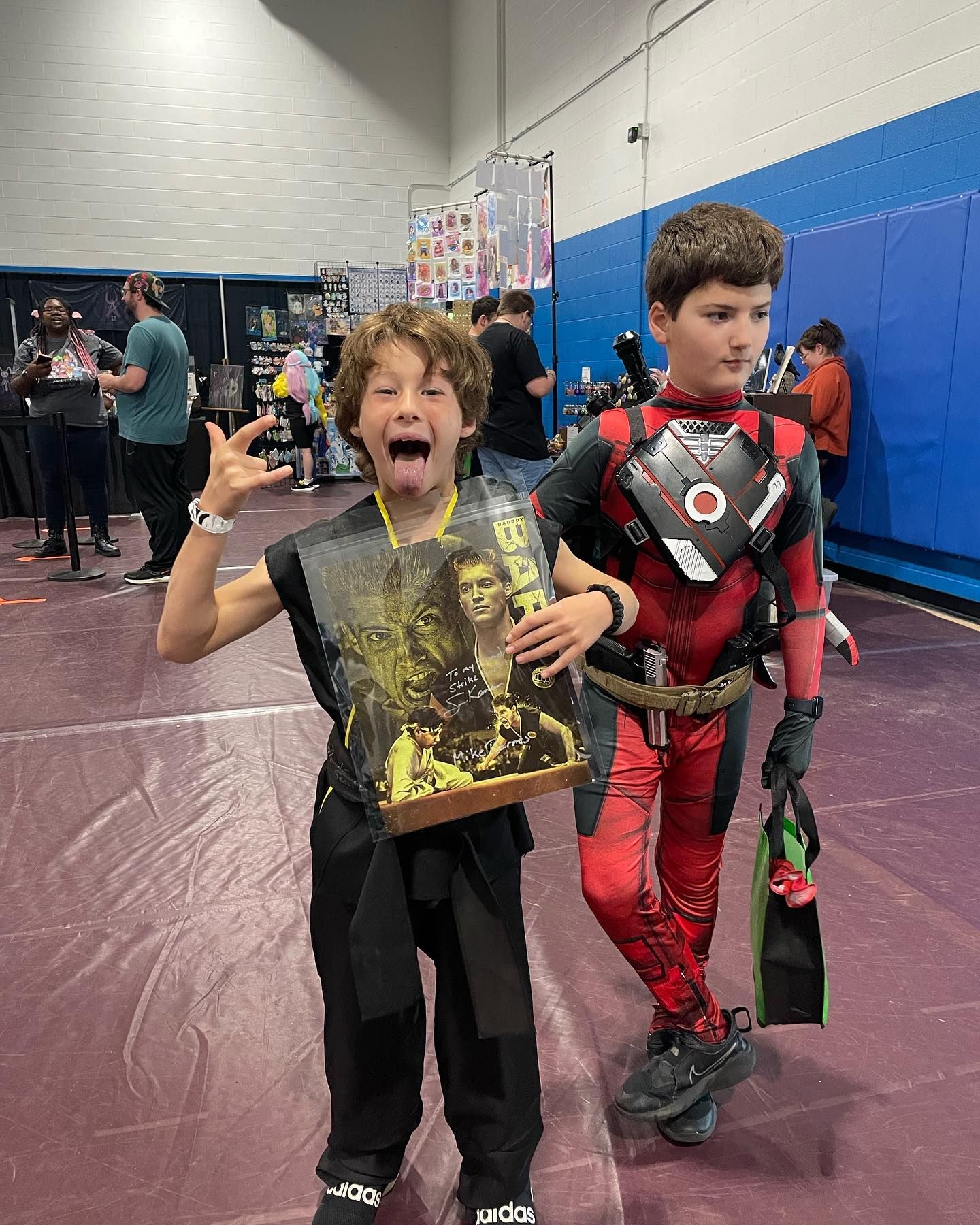 The word placeholder is on a gray background.