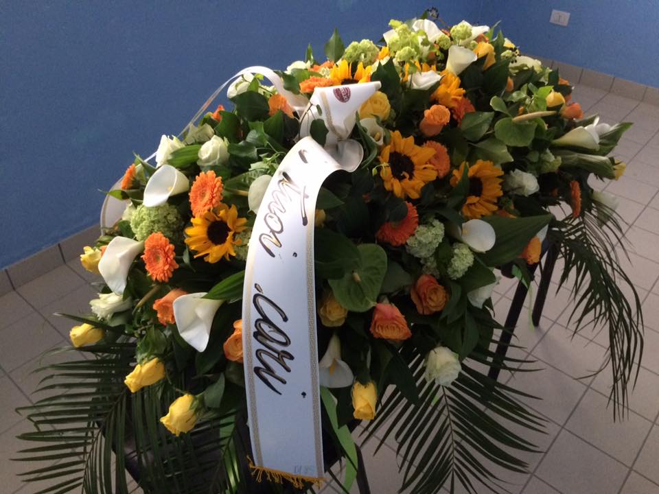 Composizioni floreali: Servizi al defunto Gariglio a Torino