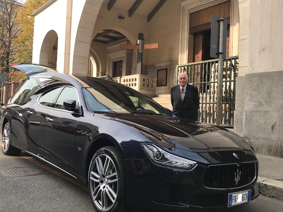 Auto disponibili per servizi funebri Gariglio a Torino