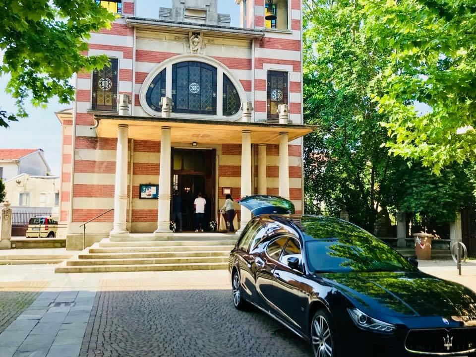 Auto disponibili per servizi funebri Gariglio a Torino