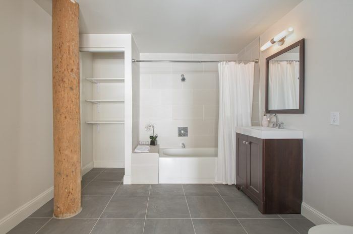 SilverBrick Lofts Bathroom