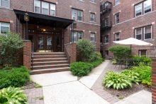 Arlington Arms Hawthorne Entrance