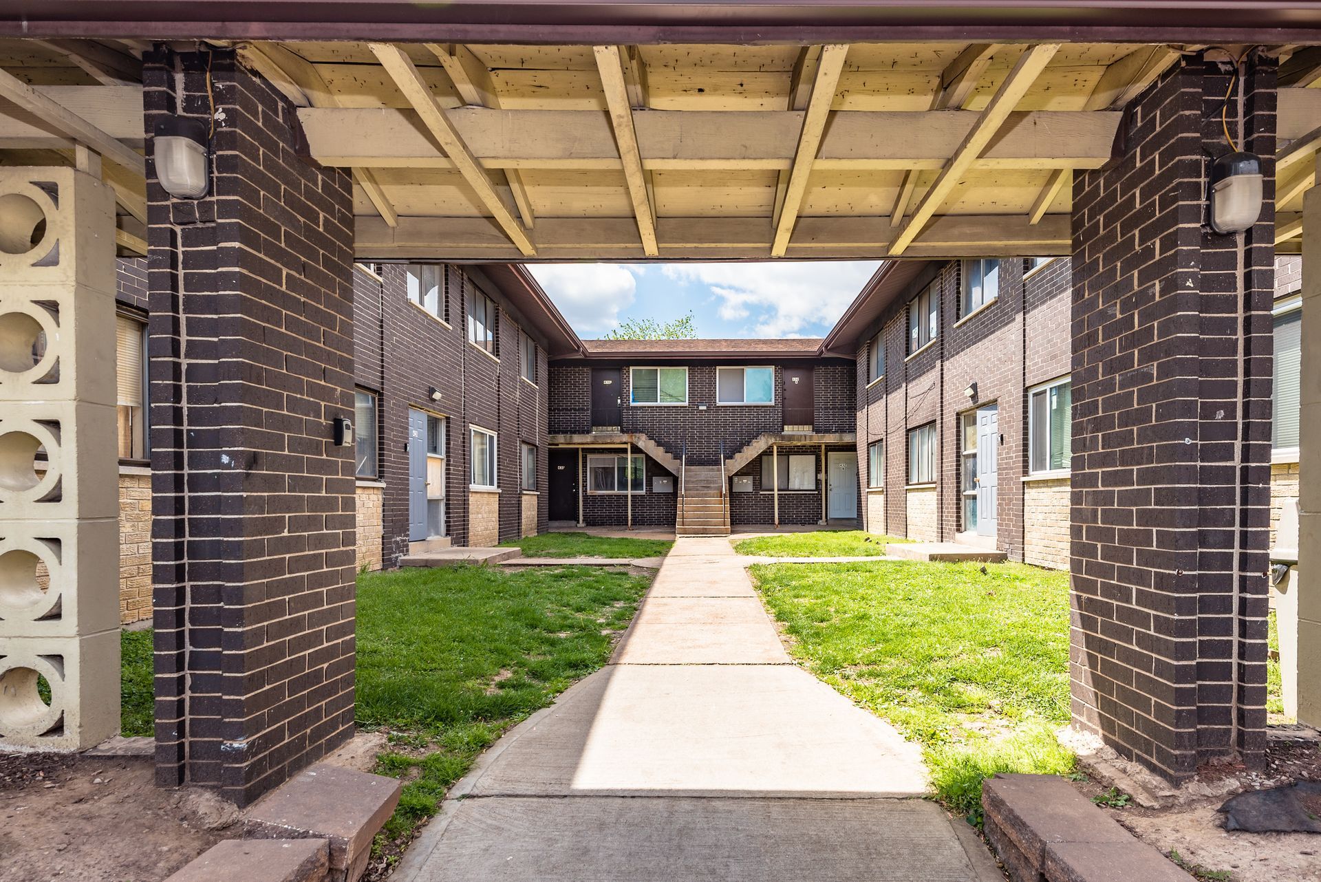 POPLAR GARDENS APARTMENTS exterior 2