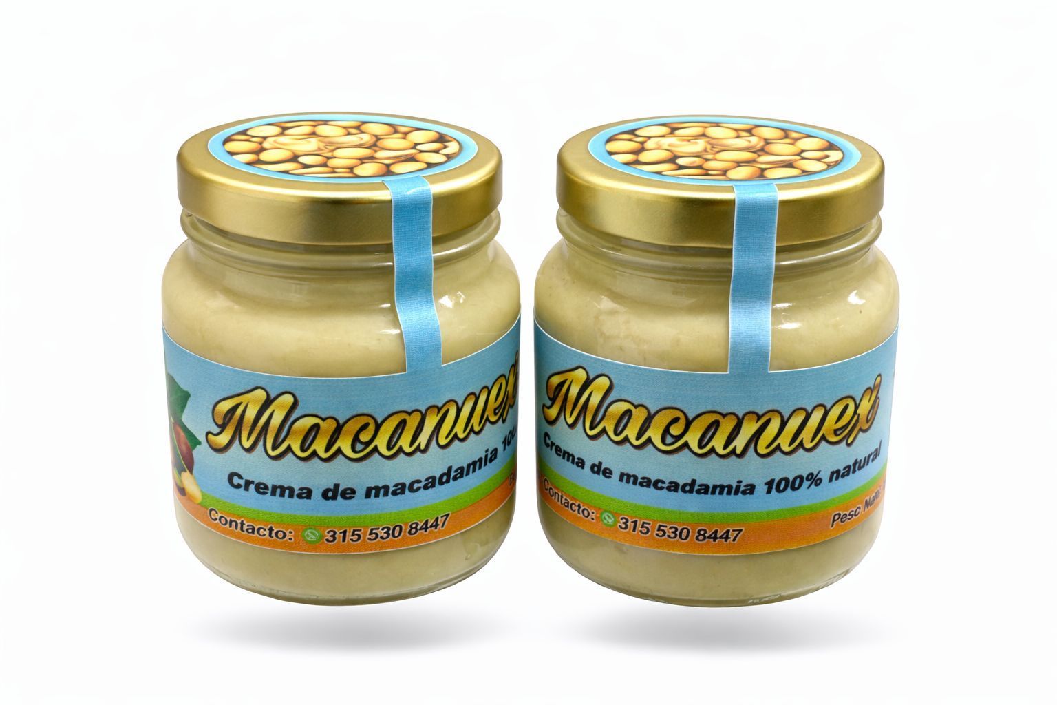Dos frascos de crema de nuez de macadamia 100% Macanuez con tapas doradas y etiquetas azules sobre un fondo blanco.