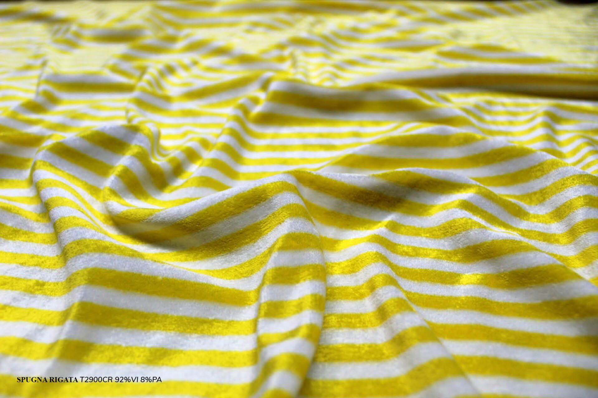 tessuto in jersey velluto lucente rigato