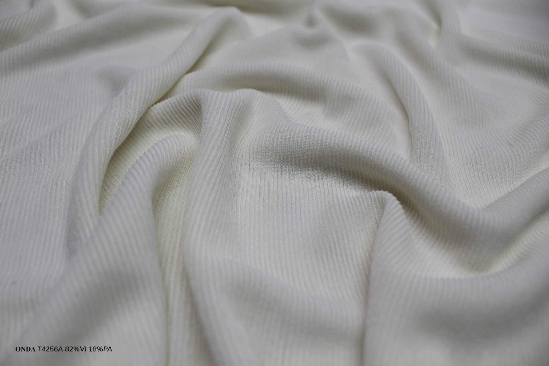 tessuto in jersey leggerezza , trasparenza ed eleganza