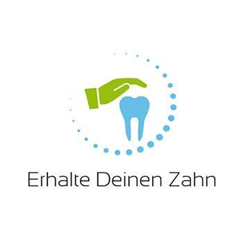 Eine Hand hält einen Zahn in einem Kreis.