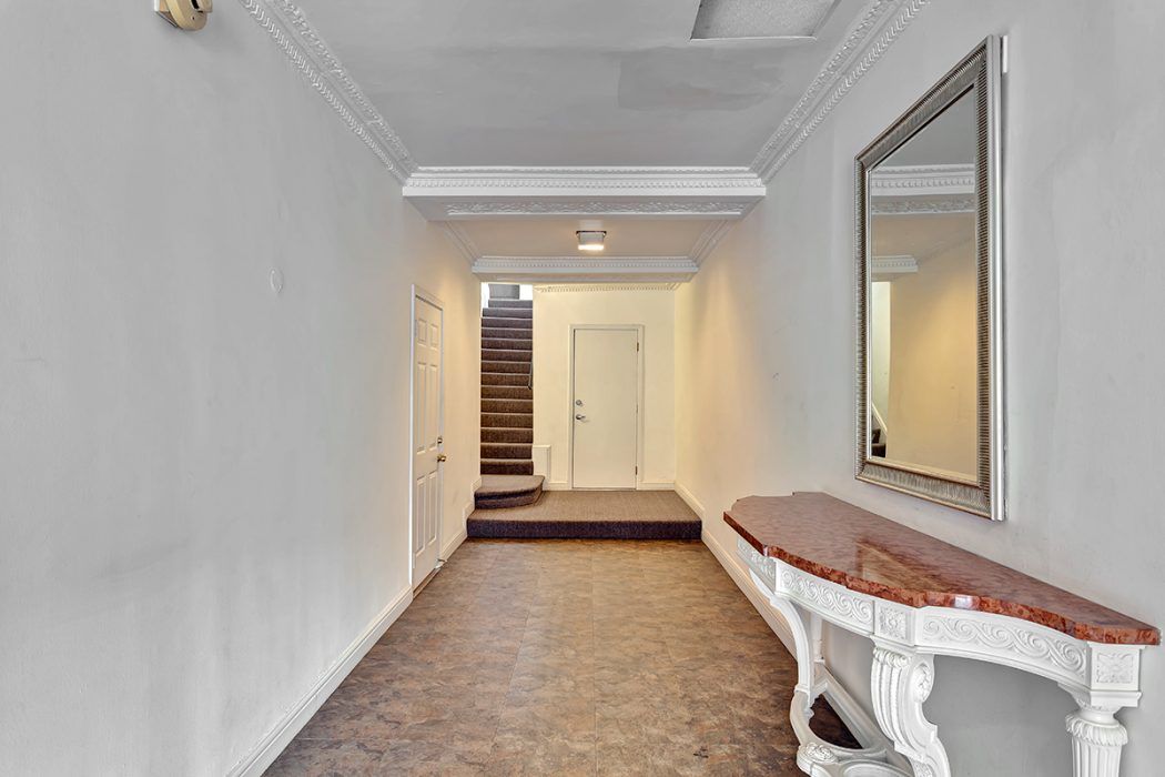 Lombard Entrance Hallway