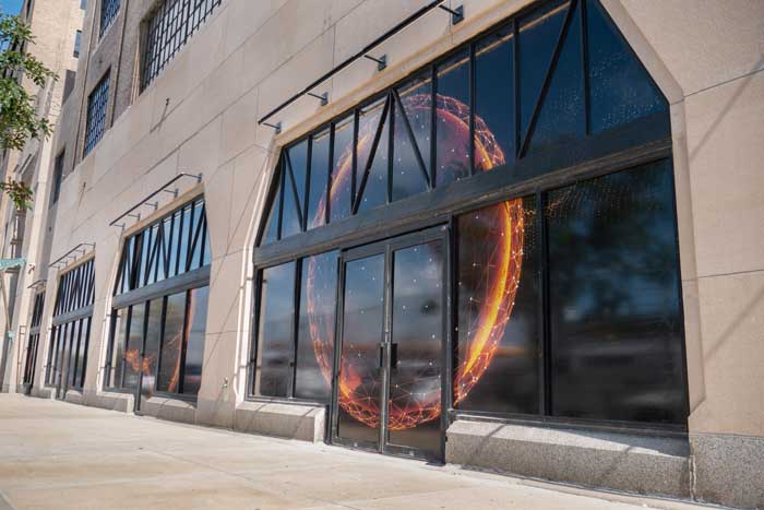 Globe building window perf