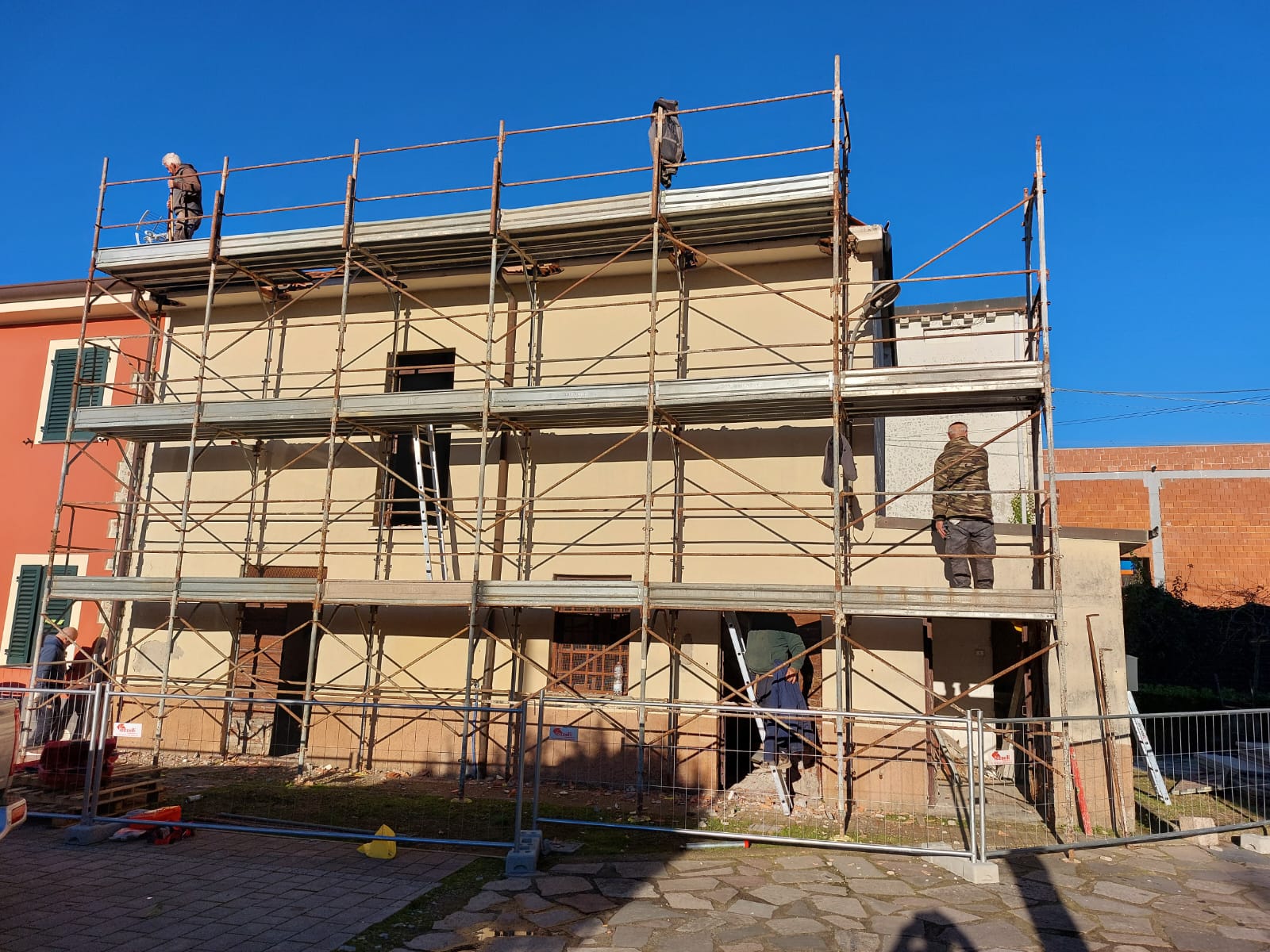 costruzione facciata