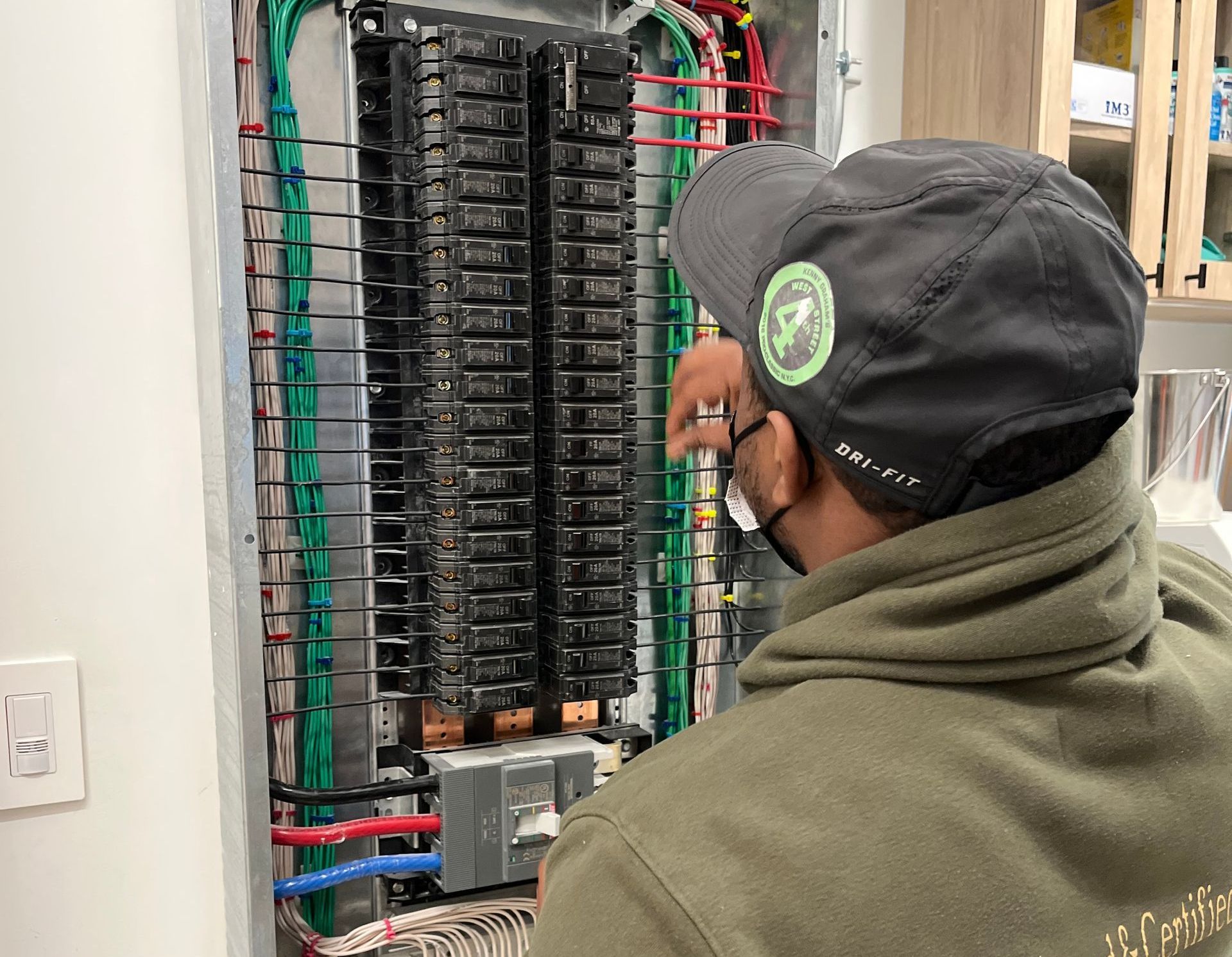Electrician in Queens, NY