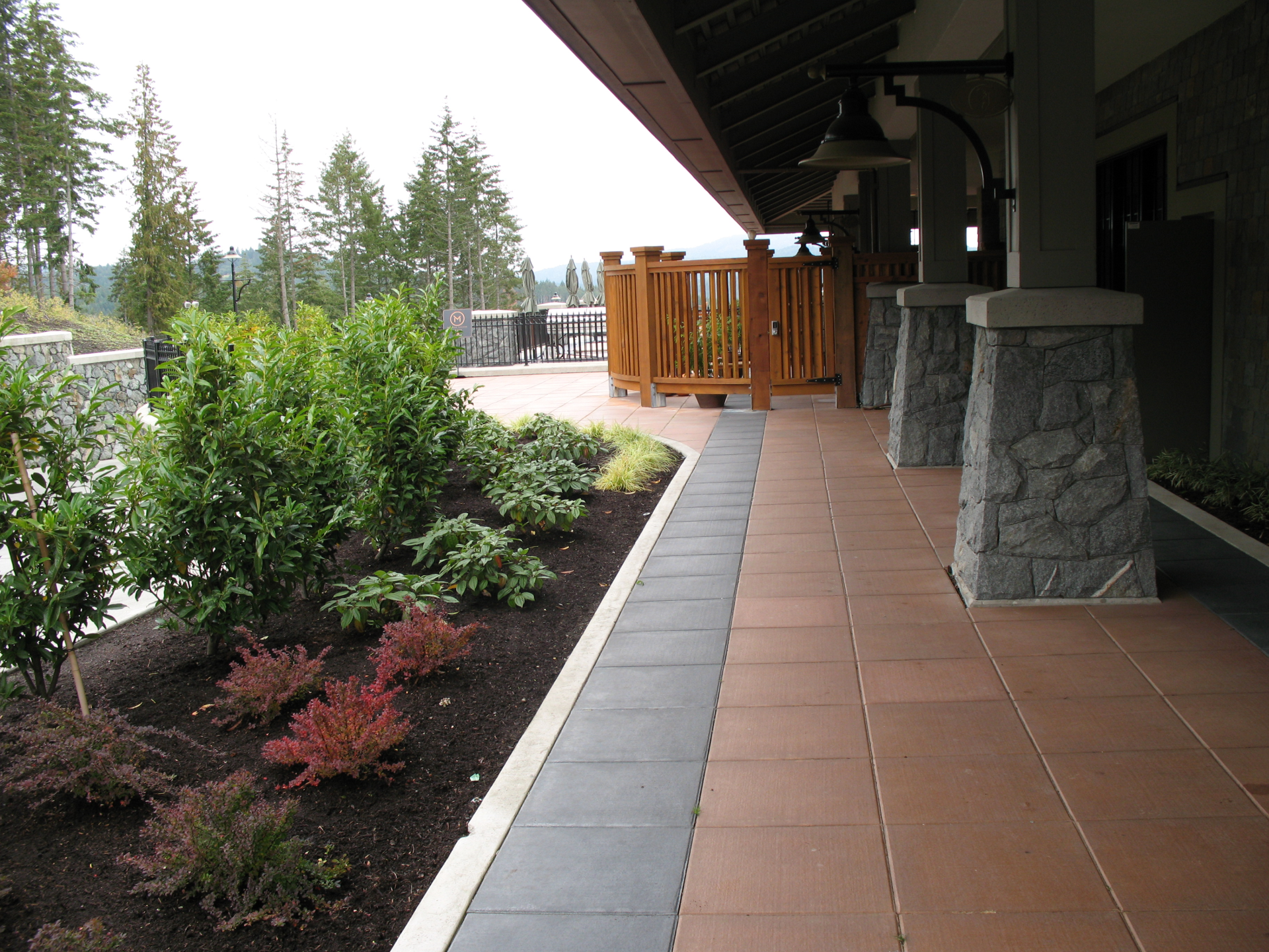 Commercial patio designed with large square flagstones
