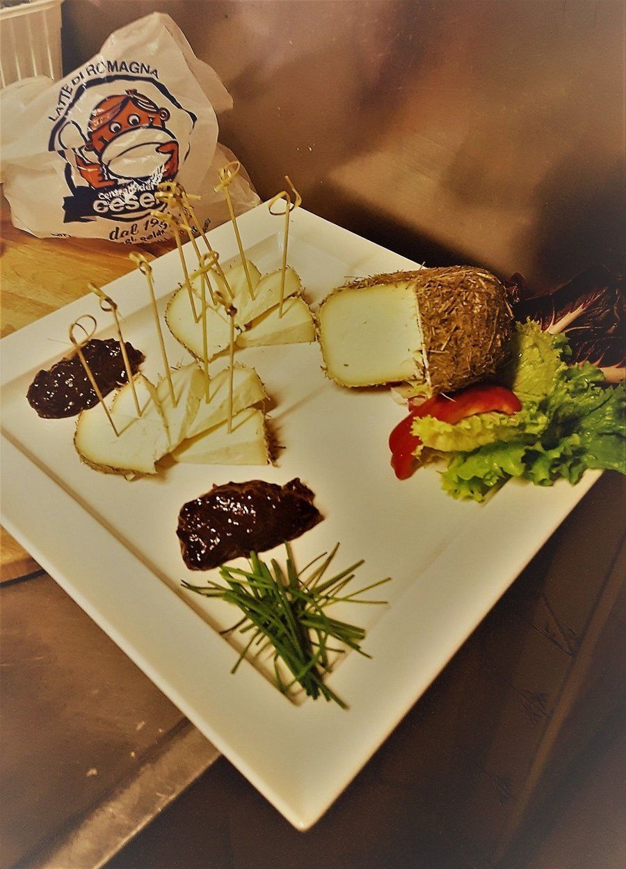 tocchetti di formaggio con marmellate