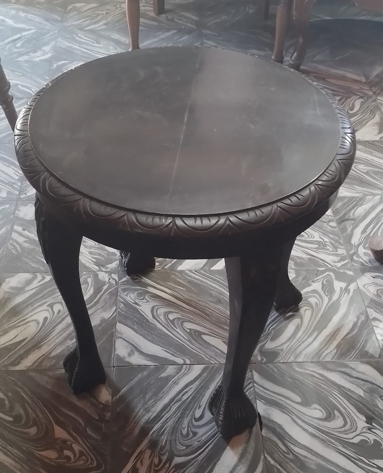 Mesa Ratona Estilo Chippendale – Elegancia Clásica