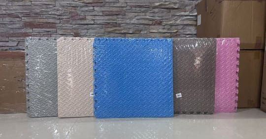 Pisos encastrables antideslizantes