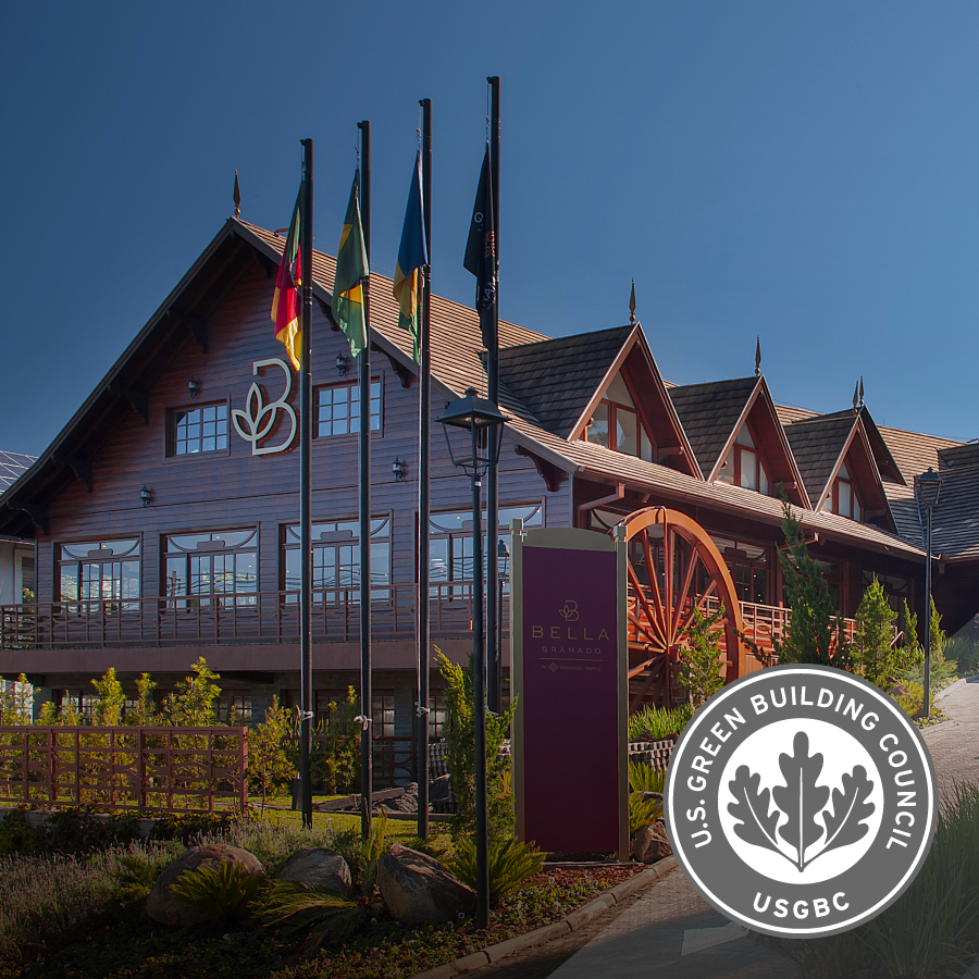 Um logotipo do conselho de construção verde dos EUA está na lateral de um prédio