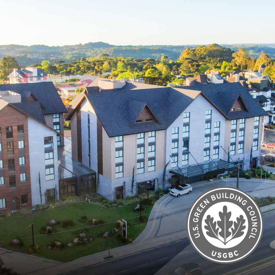 Uma vista aérea de um edifício do conselho de construção verde dos EUA