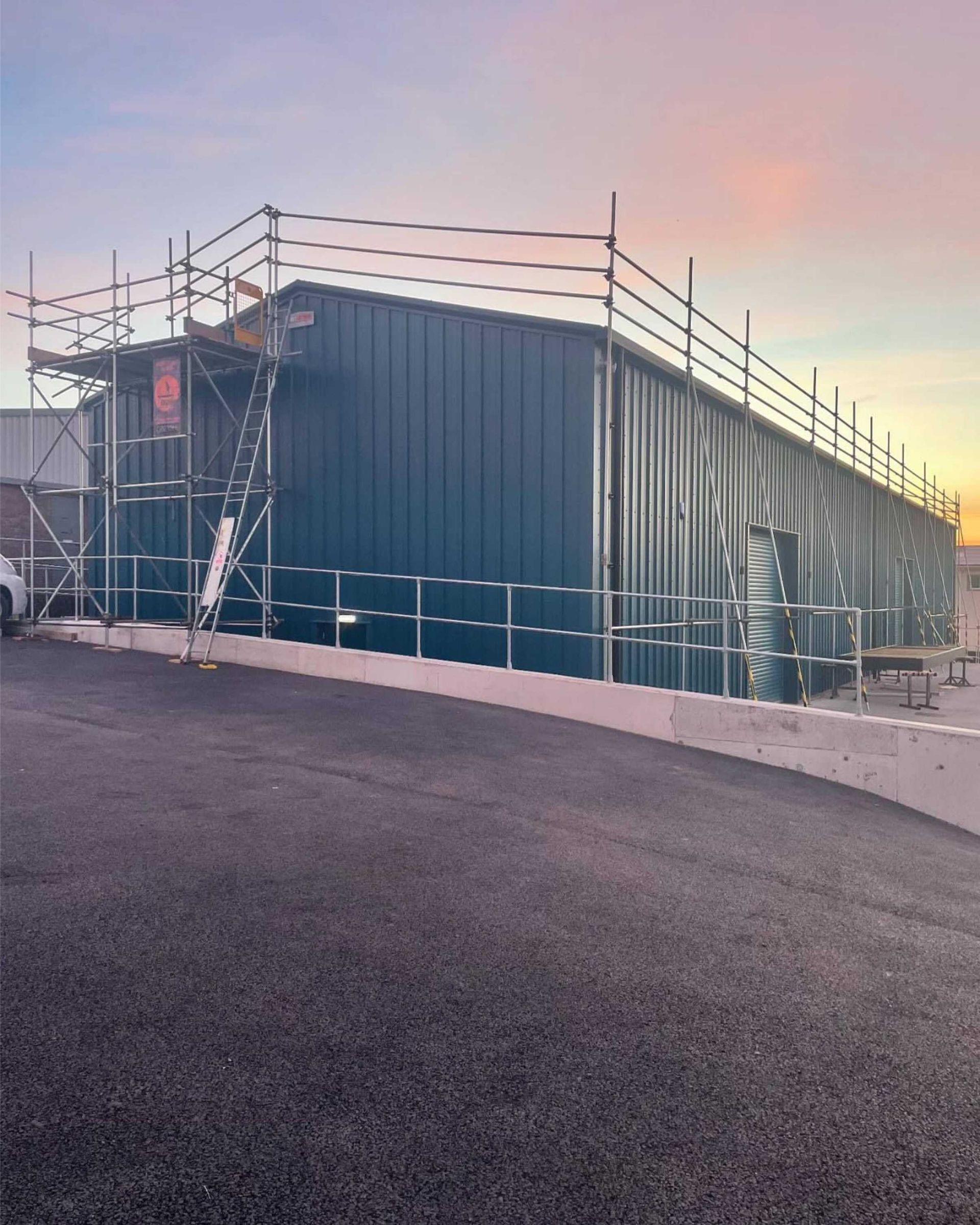 Scaffolding on a industrial project to gain access to the roof and make it safe to work on. BDS Access can help you access just about anything, safely and easily