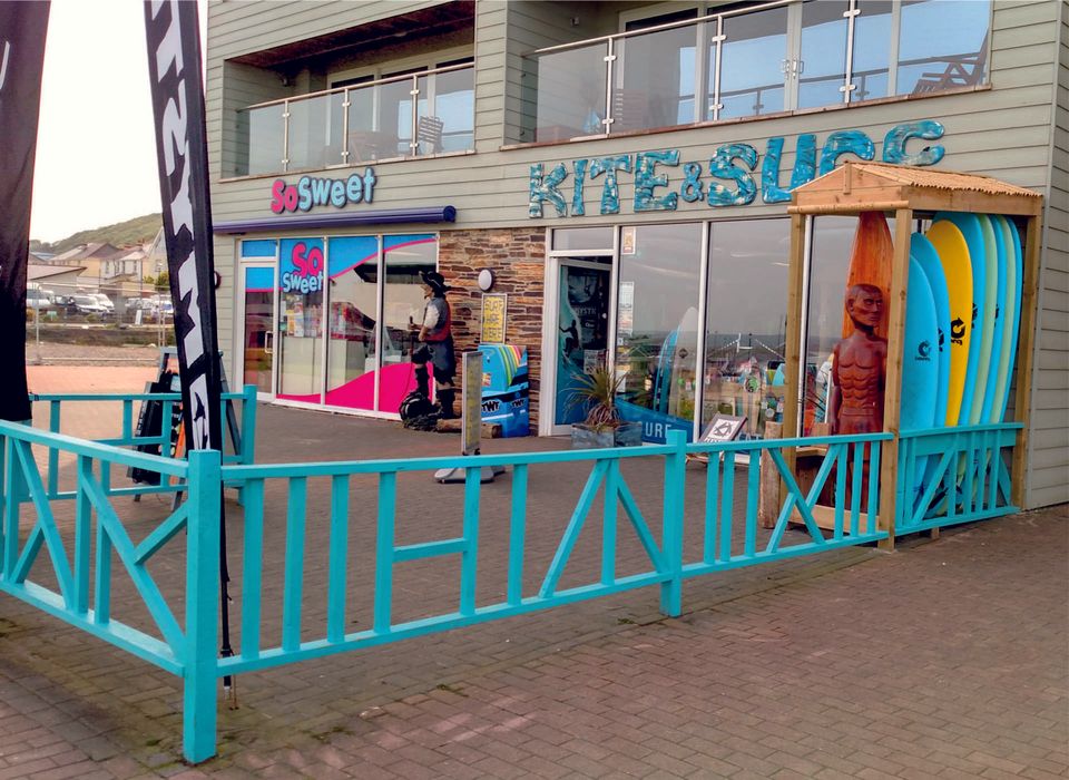 Kitemare surf and kite shop in Westward Ho! Surfing and kitesurfing.