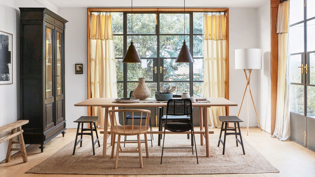 Practical Considerations for Dining Room Curtains