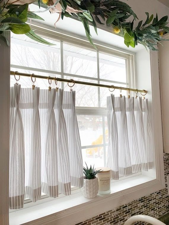 What Are Standard Café Curtain Lengths? 