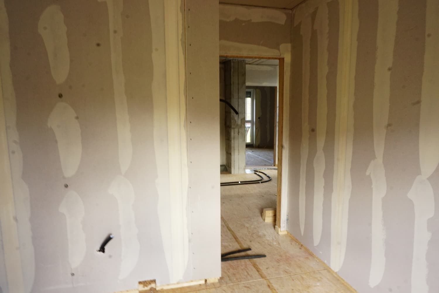 Sheetrock repair near me! the Drywall repair servie in Akron Ohio