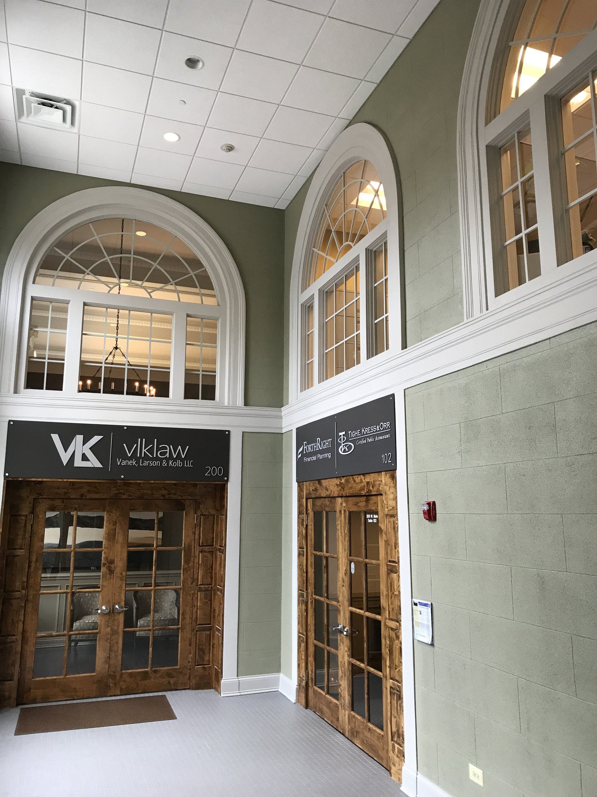 A building with a sign that says vk on it