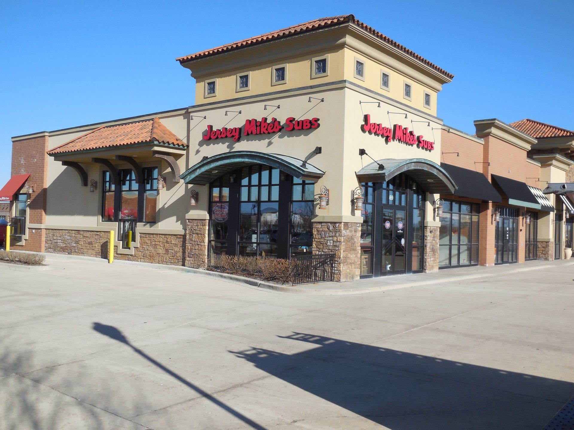 A building with a sign that says jimmy buffet on it