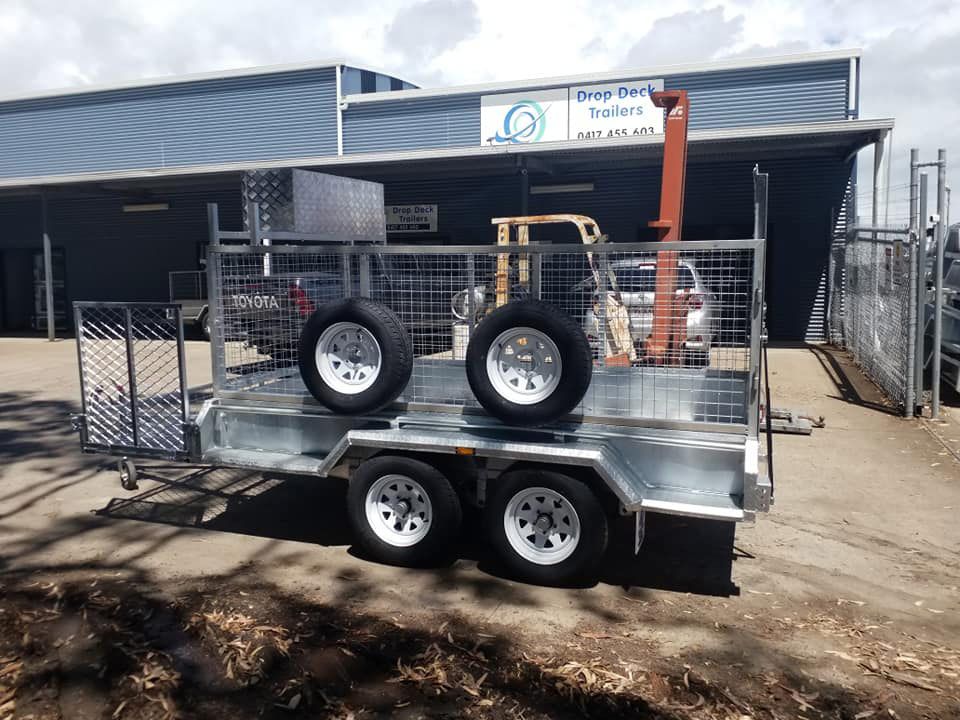 Galvanised Tandem Axle Box Trailers With Two Wheels On The Side — Drop Deck Trailers In Maryborough QLD