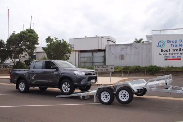 Pick Up Vehicle Loading On Flatbed Trailer — Drop Deck Trailers In Urangan QLD