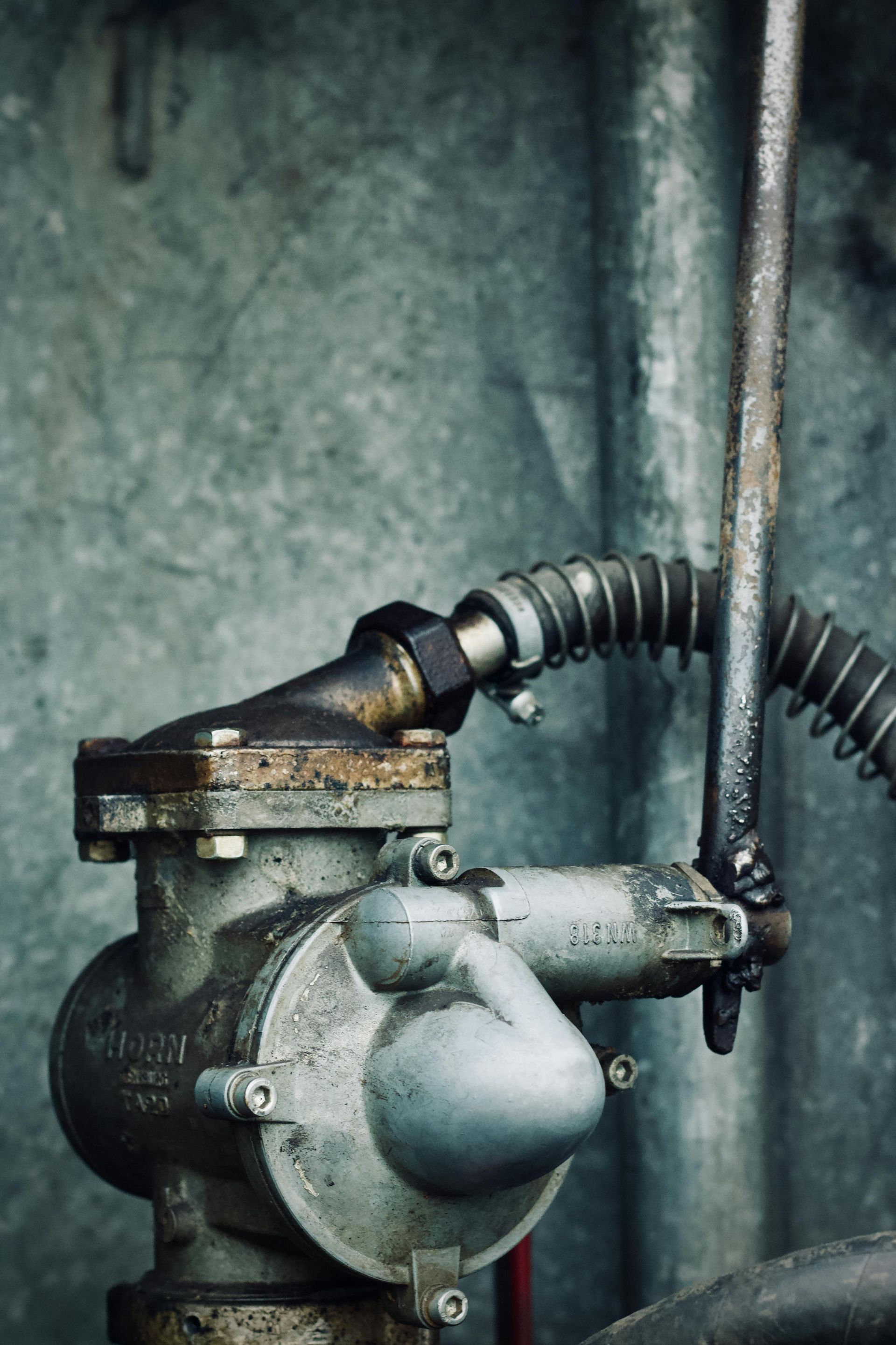 CONSTRUCTION TOOLS & SUPPLIES