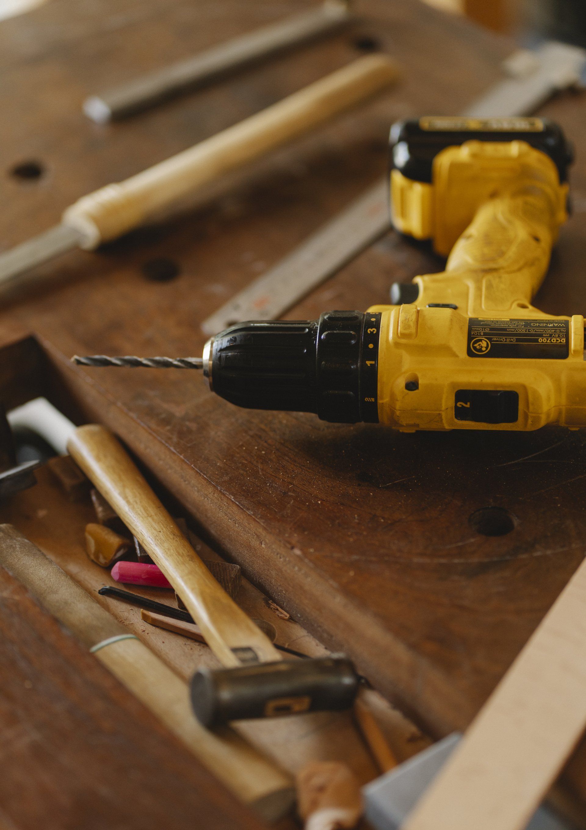 CONSTRUCTION TOOLS & SUPPLIES