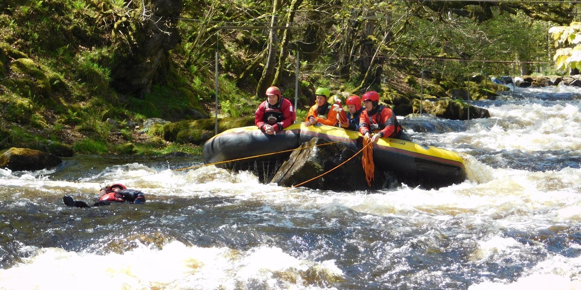 a British Canoeing Raft Guide