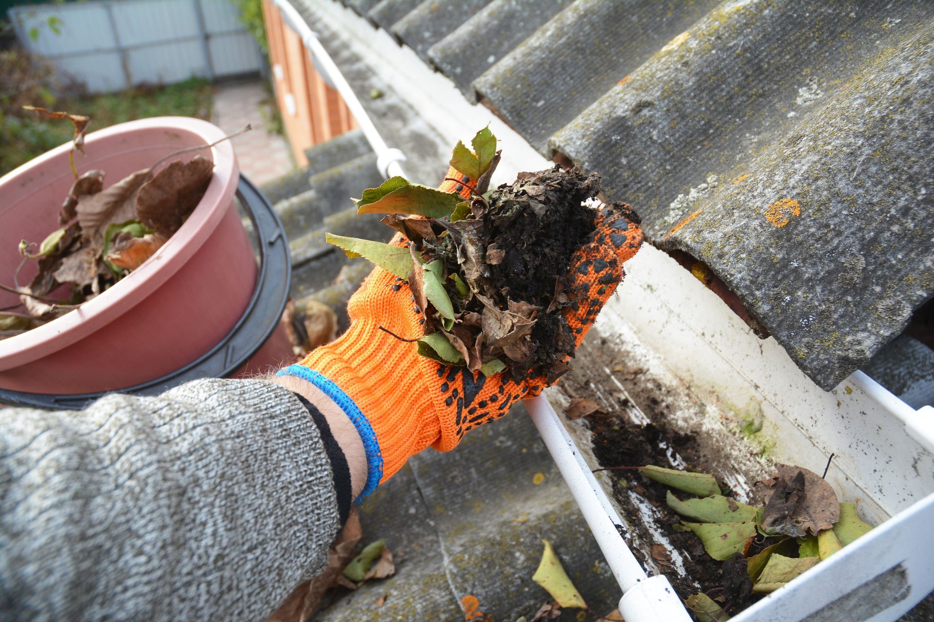 Professional Eavestrough Cleaning Ontario